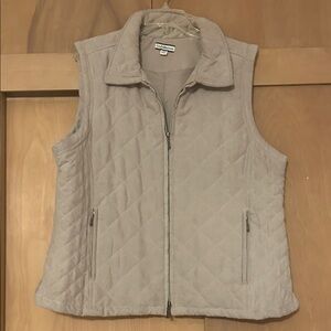 Croft & Barrow Women's Quilted Vest in Light Tan